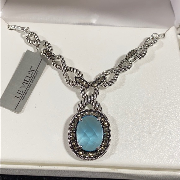 LE VIEUX necklace - Picture 2 of 11